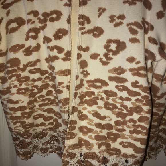 Chicos size 2 animal print cardigan - Picture 4 of 4